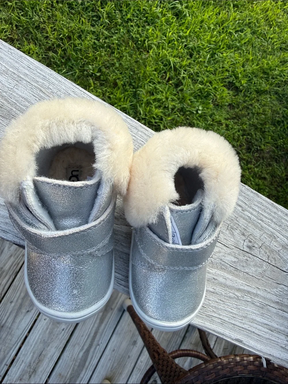 UGG Kids Metallic Silver Faux-Fur Velcro Booties